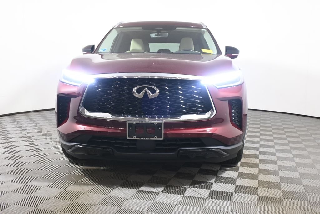 Certified Used 2023 Red INFINITI LUXE image 10