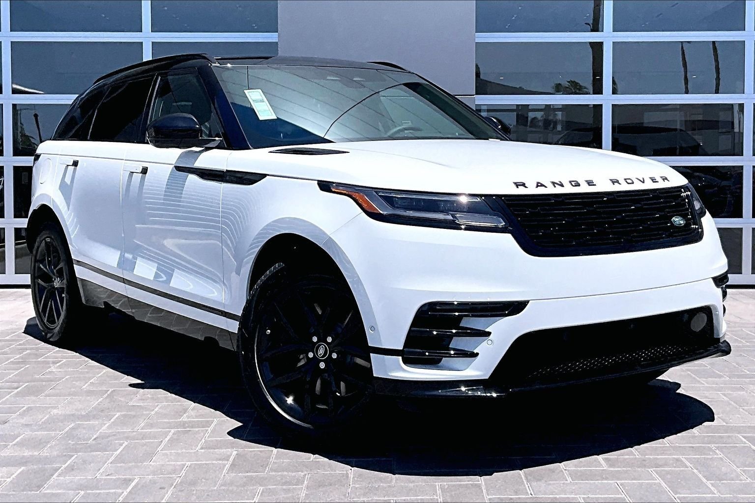 New 2026 Fuji White Land Rover Belgravia Edition image 2