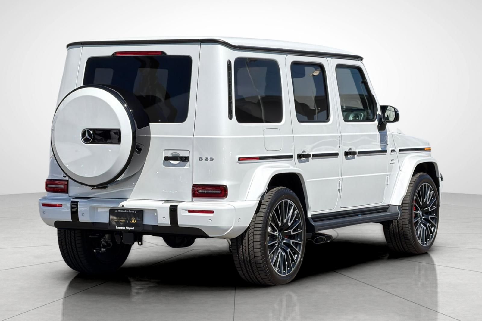 New 2027 MANUFAKTUR Moonlight White Metallic Mercedes-Benz G 63 AMG® image 13
