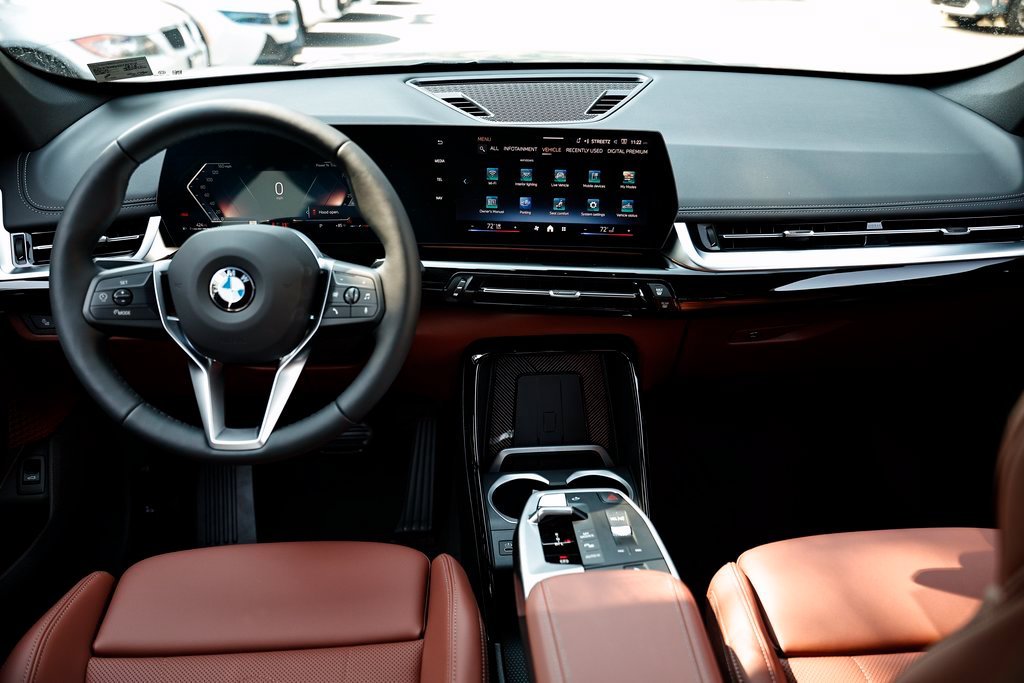 Used 2026 Cape York Green Metallic BMW xDrive28i image 27