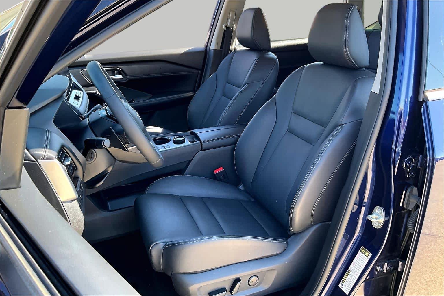 Certified Used 2025 Deep Ocean Blue Pearl Nissan SL image 7