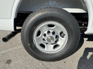 2025 Chevrolet Express Passenger LS - Photo 9