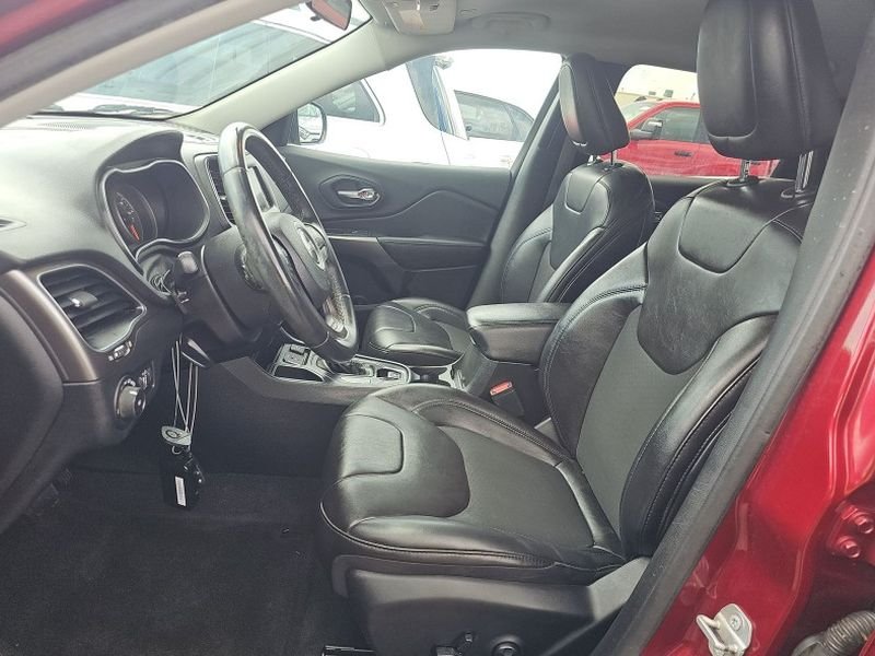 Used 2019 Velvet Red Pearlcoat Jeep Latitude Plus image 23