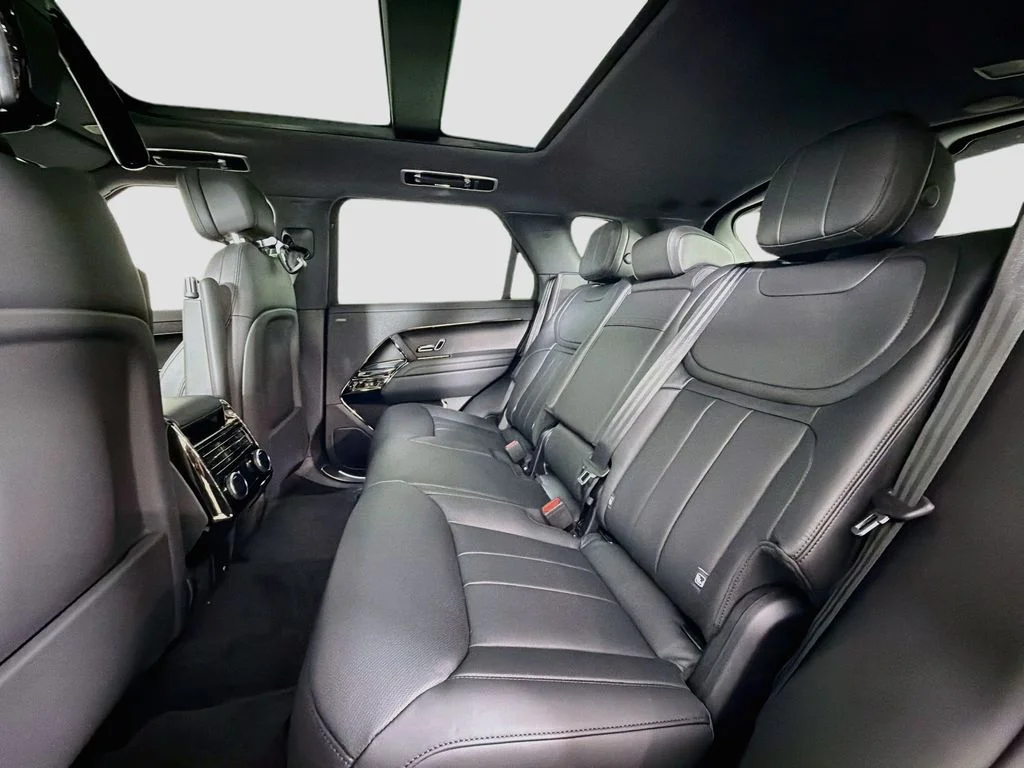 New 2027 Santorini Black Land Rover Dynamic SE image 26