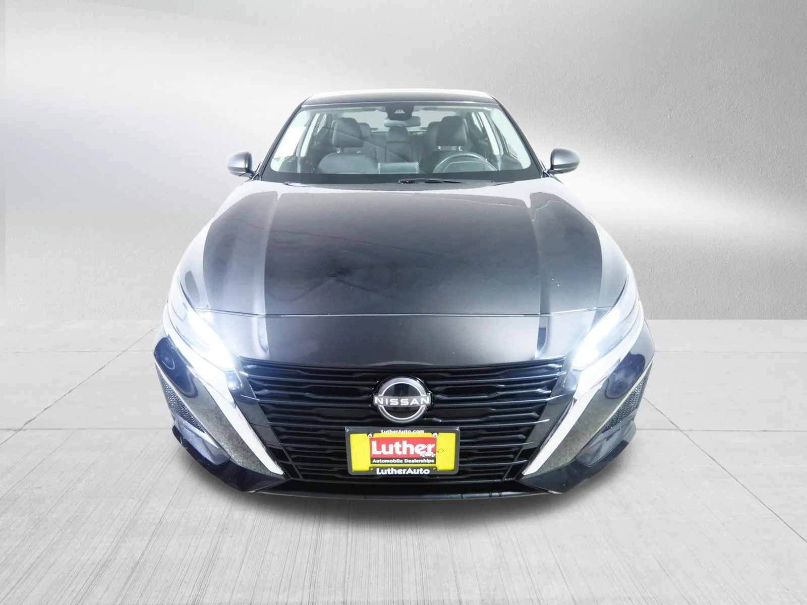 Used 2025 Super Black Nissan SV image 2