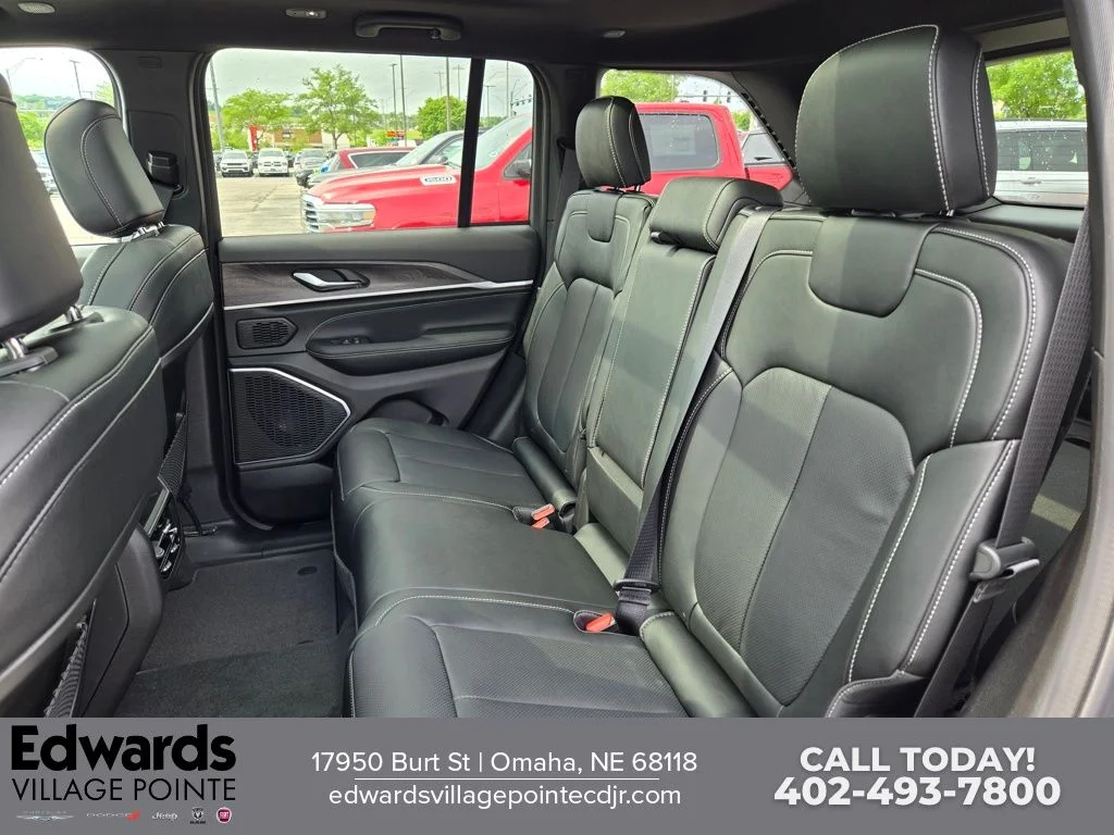 New 2026 Baltic Gray Metallic Clear-Coat Exterior Paint Jeep Limited Reserve image 28