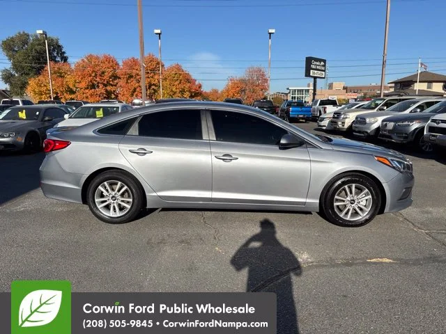 Used 2017 Shale Gray Metallic Hyundai  image 4