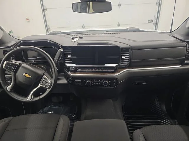 Used 2025 Summit White Chevrolet LT image 14