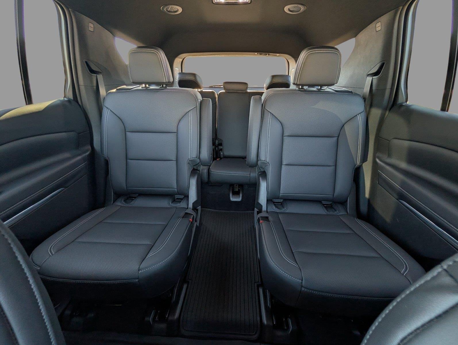 2027 Chevrolet Traverse LT - Photo 13