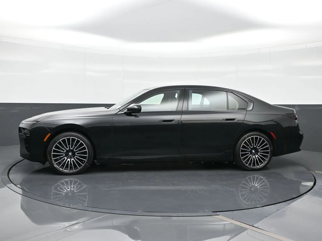 2025 BMW i7 50 - Photo 4
