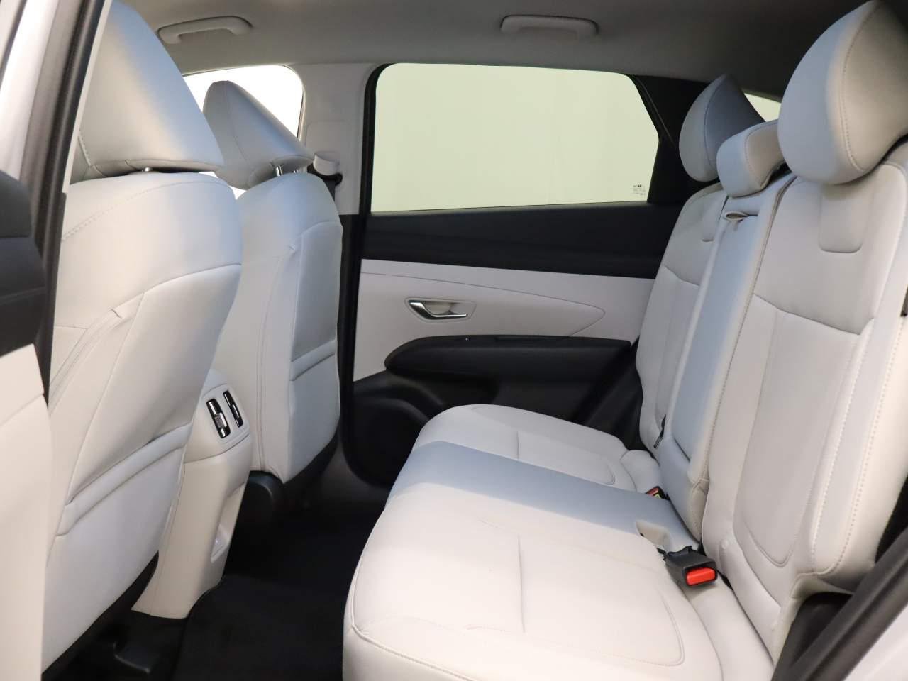 New 2026 Shimmering Silver Metallic Hyundai SE image 16