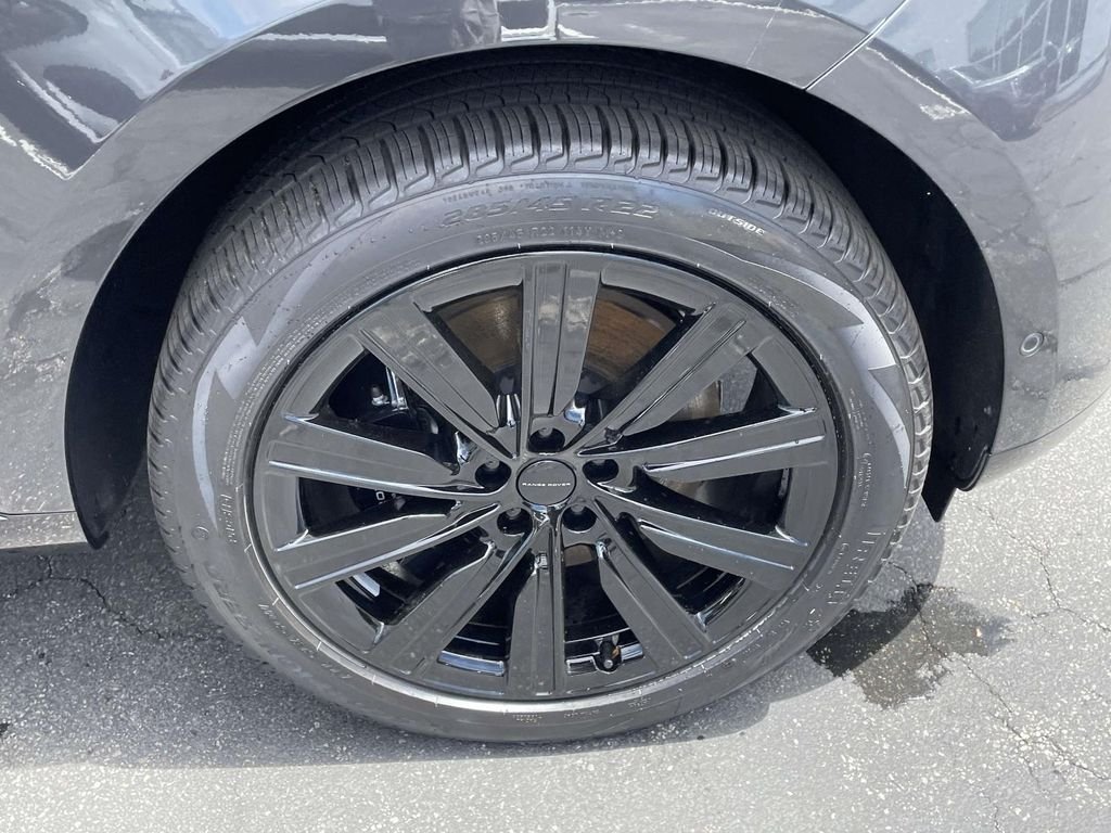 New 2026 Carpathian Grey Land Rover SE image 11