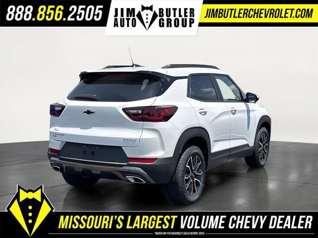 New 2026 Iridescent Pearl Tricoat Chevrolet ACTIV image 4
