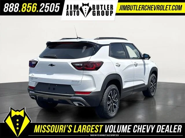 New 2026 Iridescent Pearl Tricoat Chevrolet ACTIV image 4