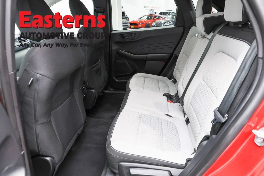 Used 2023 Red Ford Active image 22