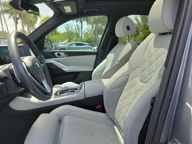 Used 2024 Gray BMW sDrive40i image 18