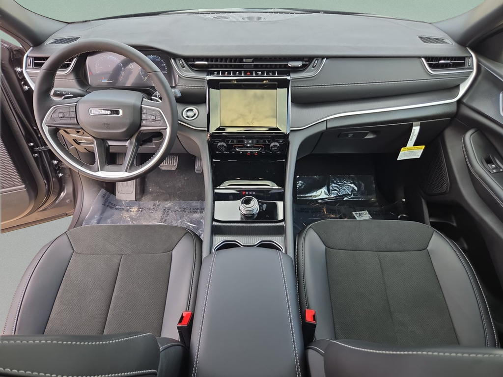 New 2025 Baltic Gray Metallic Clear-Coat Exterior Paint Jeep Altitude X image 25