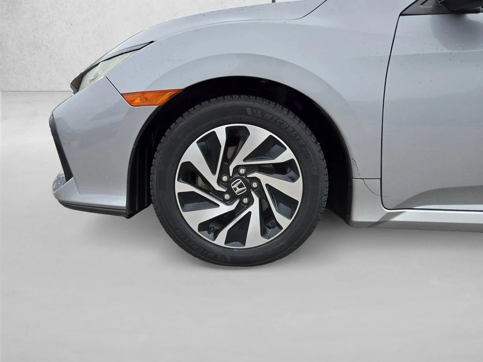 Used 2017 Sonic Gray Pearl Honda LX image 22