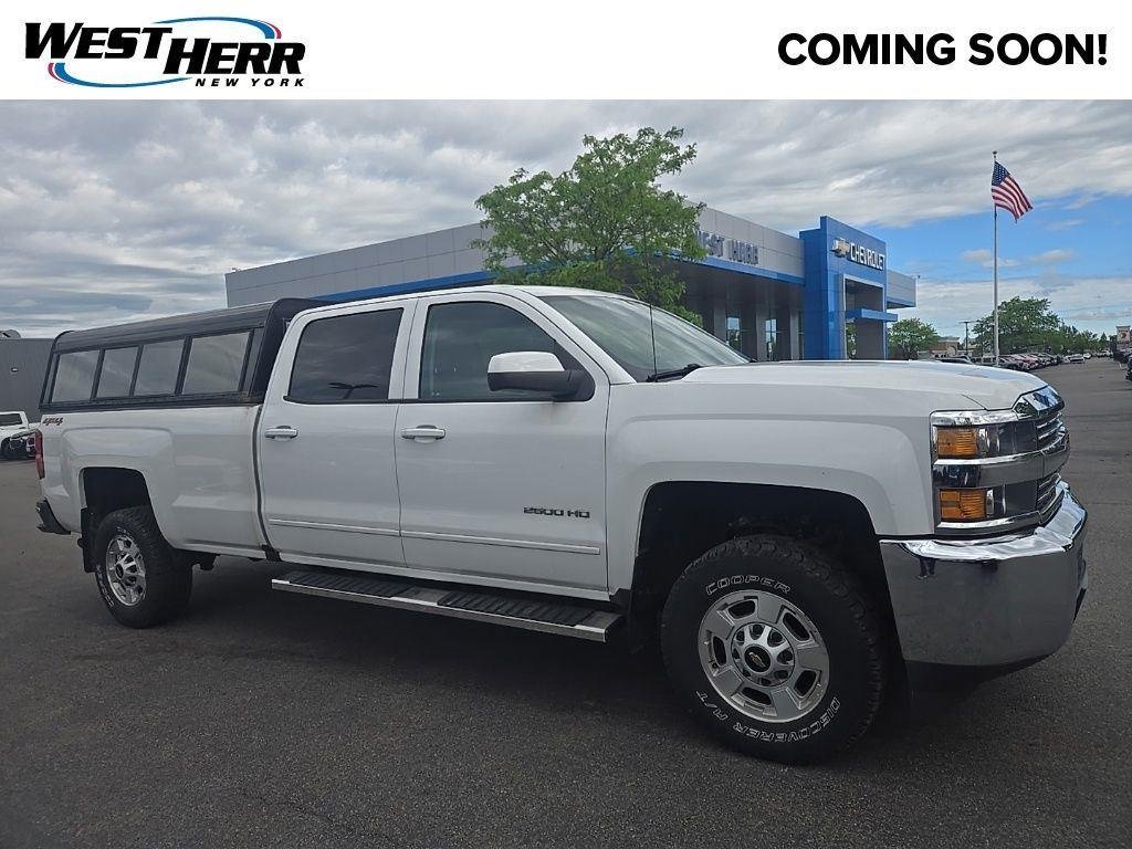 Used 2018 Summit White Chevrolet LT image 1