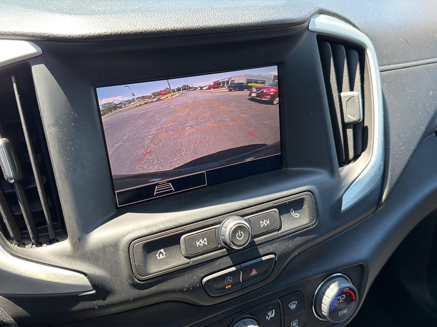 Used 2023 Marine Metallic GMC SLE image 9