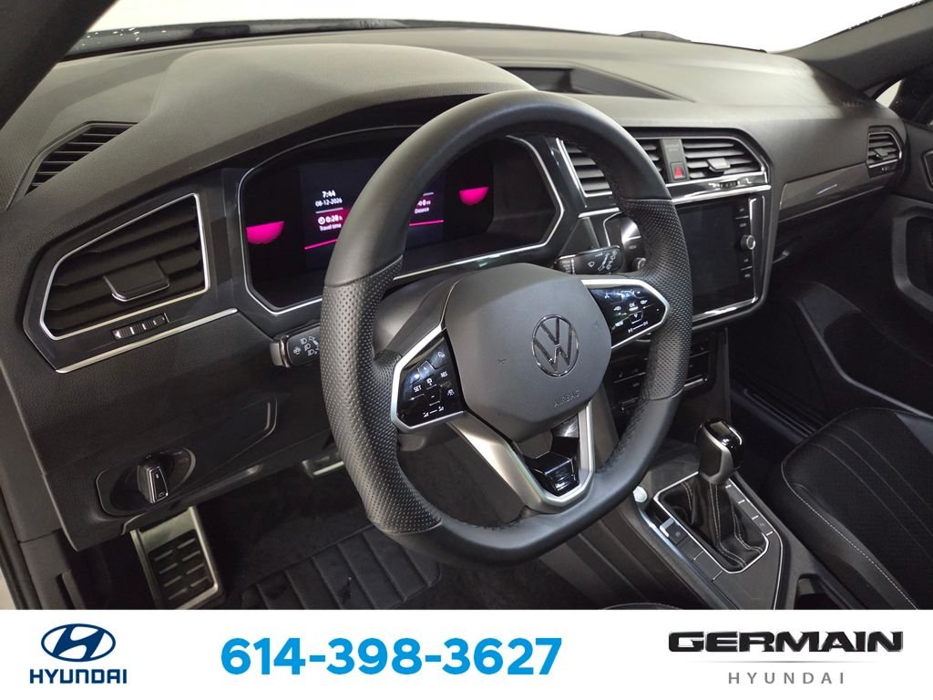 Used 2024  Volkswagen 2.0T SE R-Line Black image 17