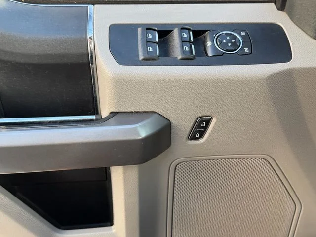 Used 2019 Oxford White Ford XLT image 45
