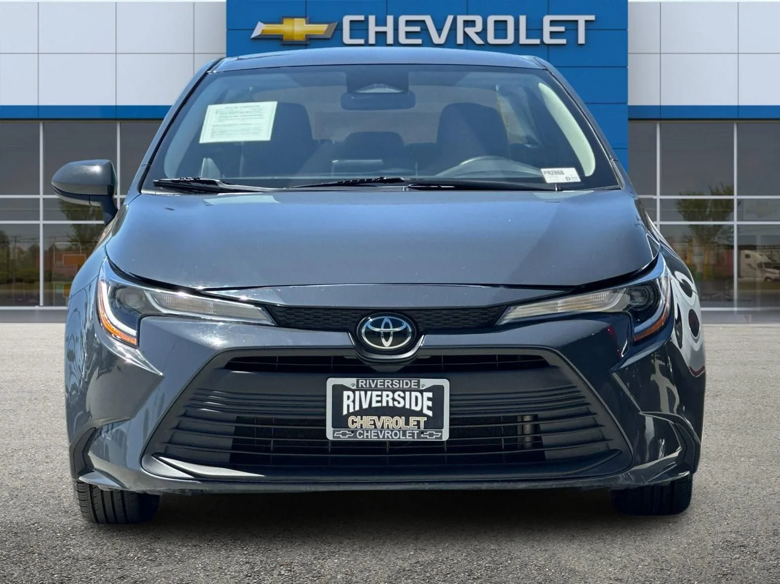 Used 2023  Toyota LE image 9