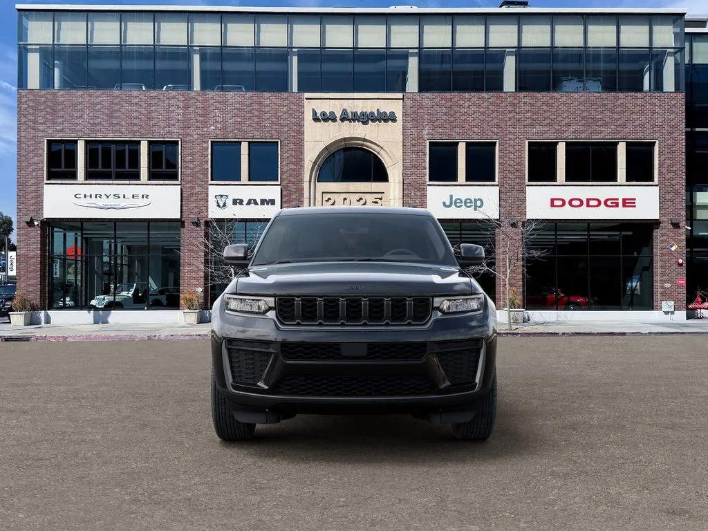 New 2026 Diamond Black Crystal Pearl-Coat Exterior Paint Jeep Altitude image 6