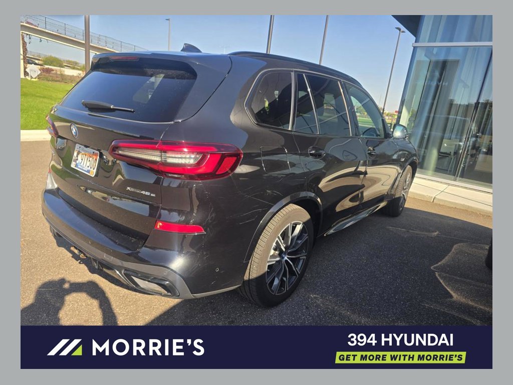 Used 2022 Black Sapphire Metallic BMW xDrive45e image 1