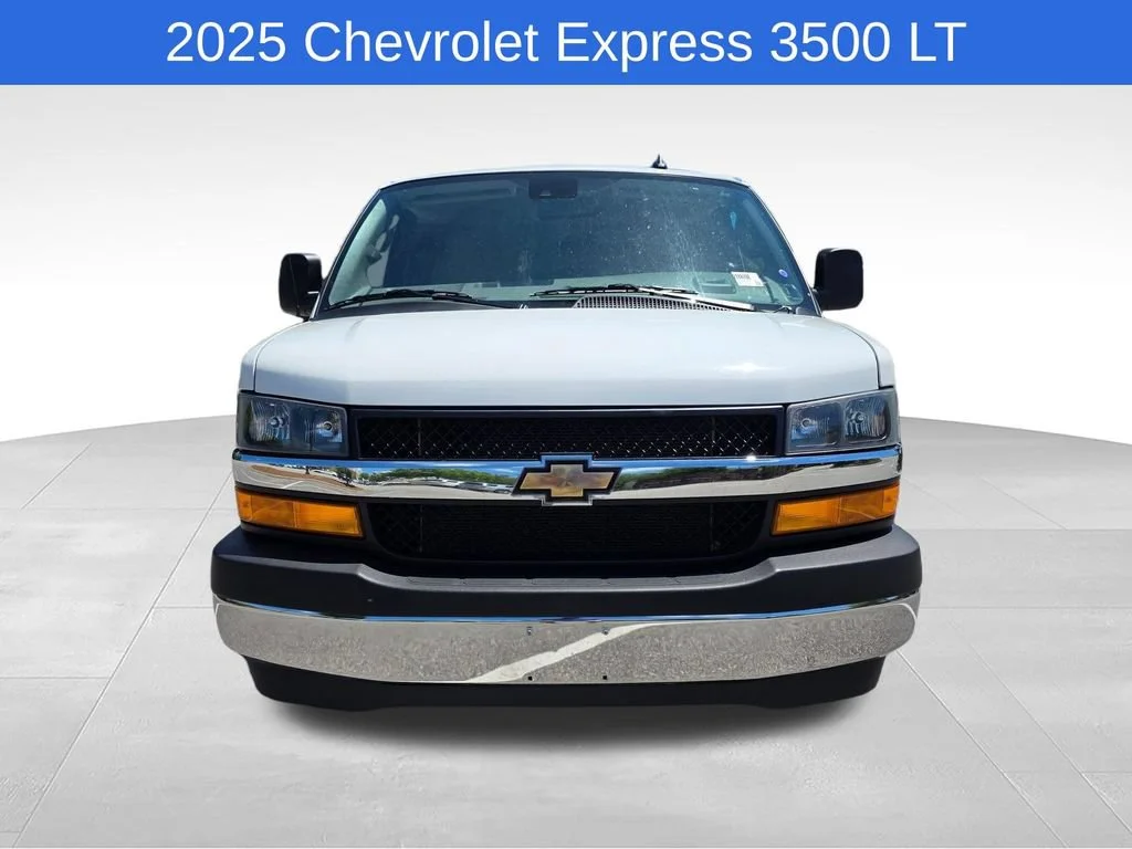 Used 2025 Summit White Chevrolet 1LT image 9