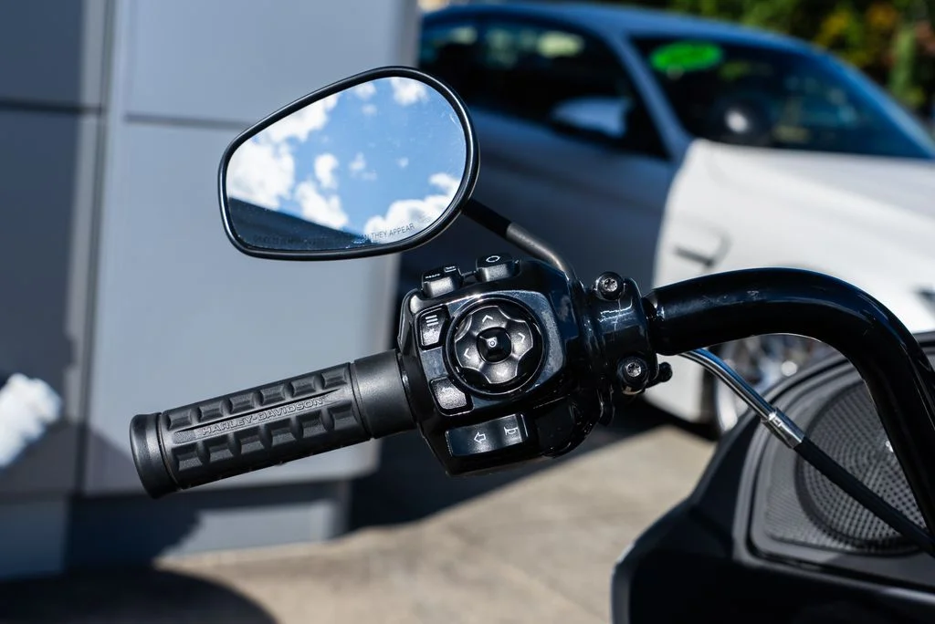 Used 2024 Gray Harley-Davidson FLTRXS image 17