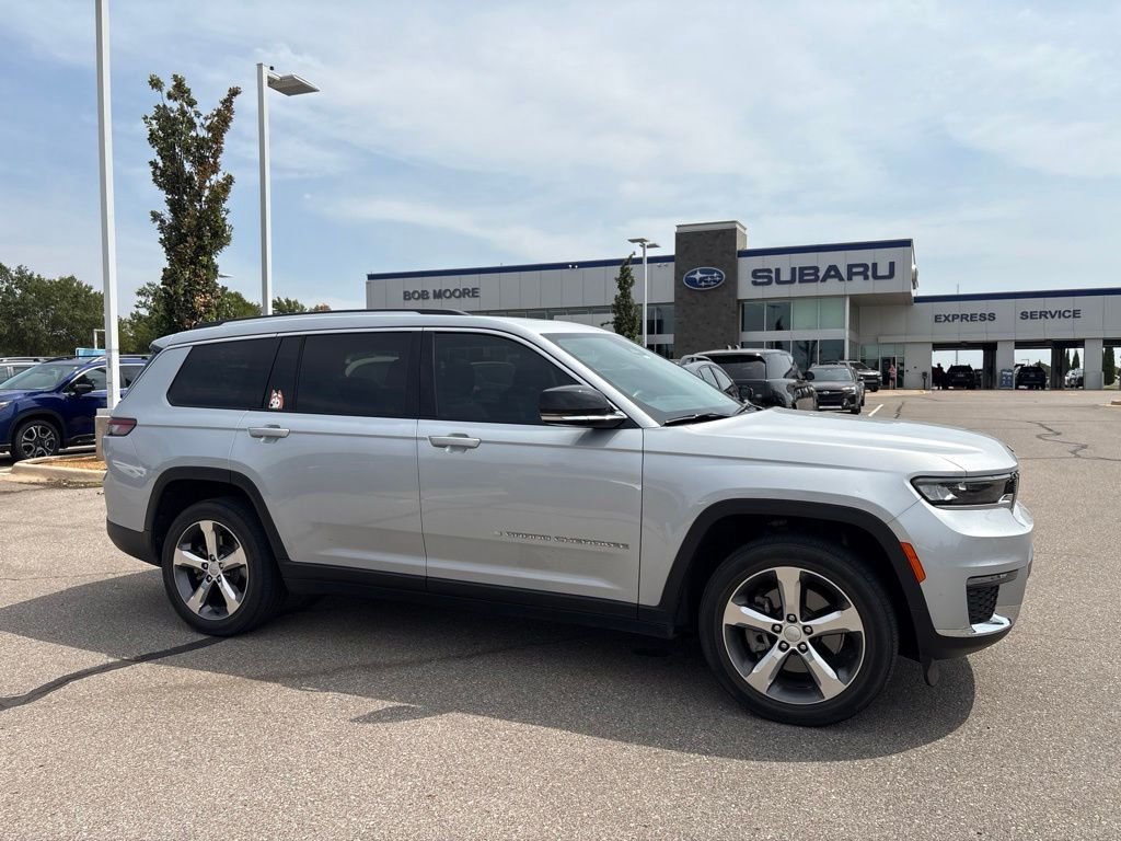 Used 2021 Silver Jeep Limited image 1