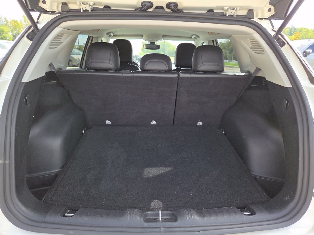 Used 2018 White Clearcoat Jeep Limited image 26