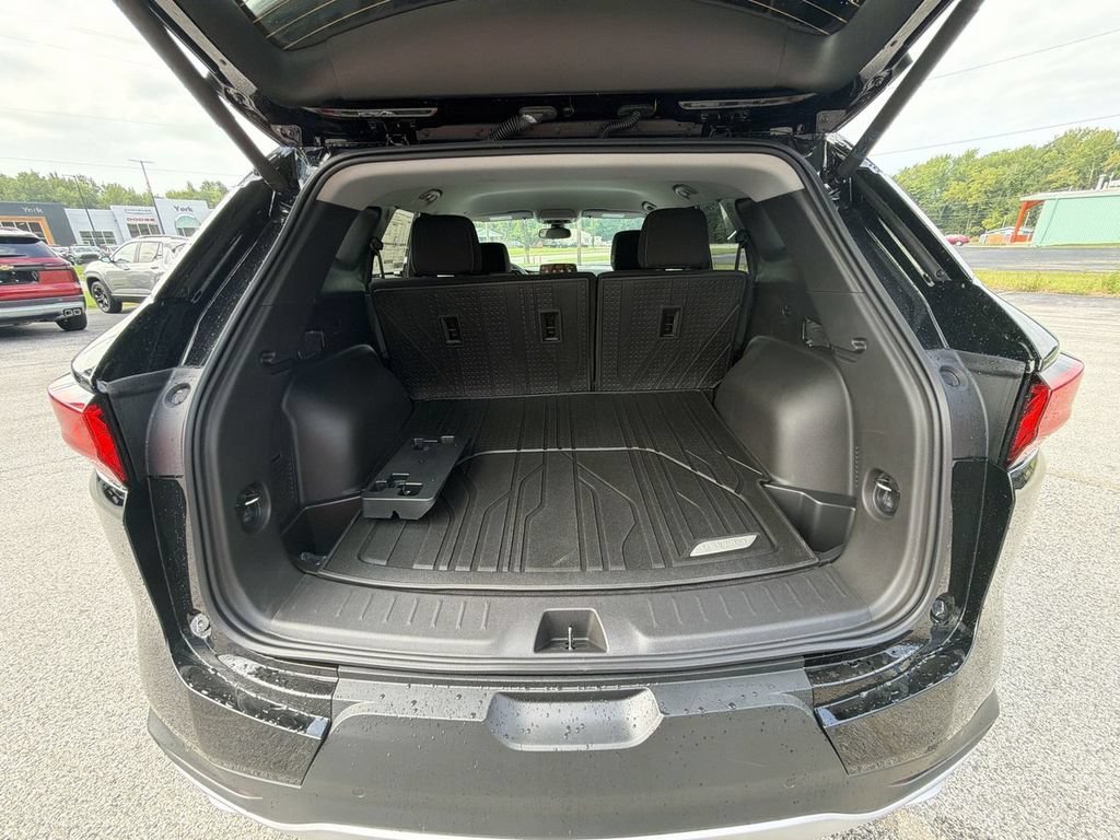 New 2026 Black Chevrolet 2LT image 26