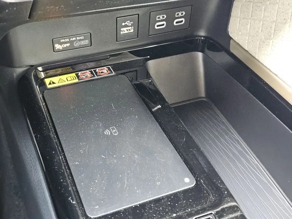 2025 Toyota Camry XLE - Photo 22