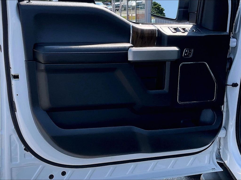 Used 2018 White Ford Lariat image 9