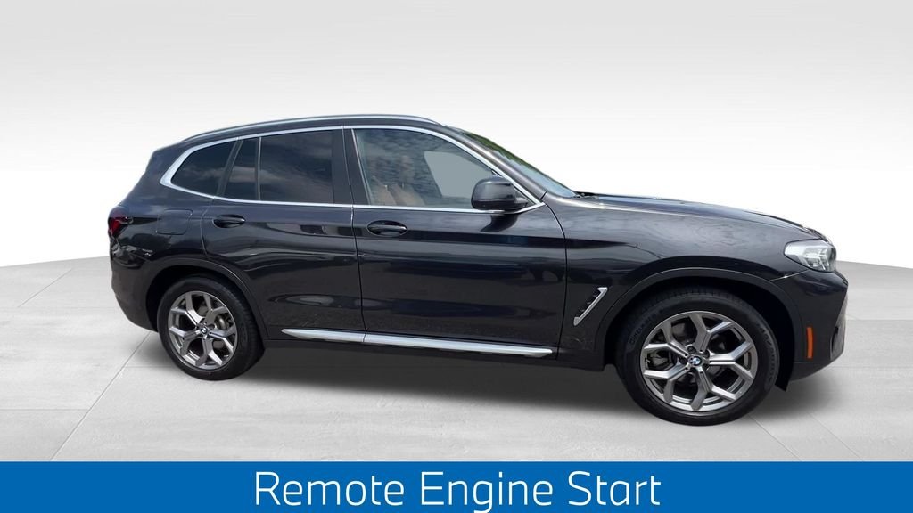 Used 2024 Gray BMW xDrive30i image 5