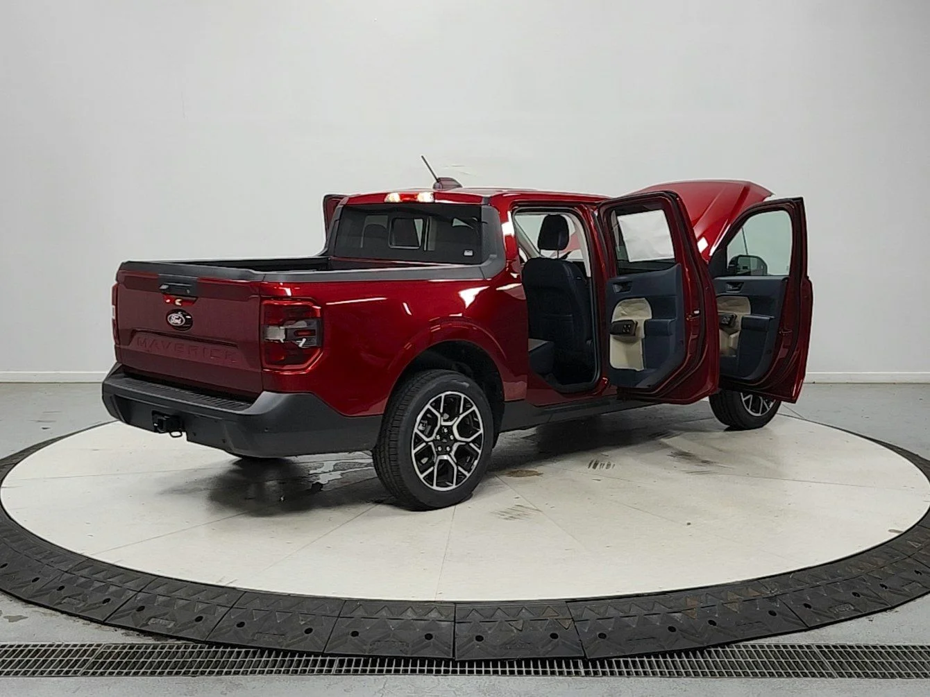New 2026 Ruby Red Metallic Tinted Clearcoat Ford Lariat® image 15