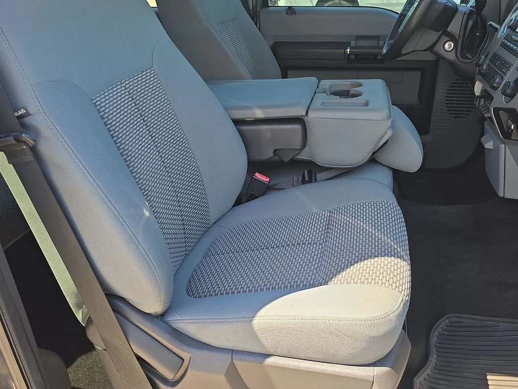 Used 2016 Gray Ford XLT image 29