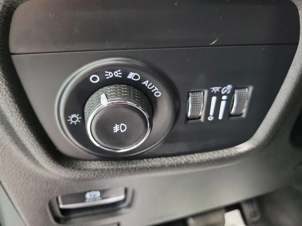 Used 2021 Red Jeep Limited image 35