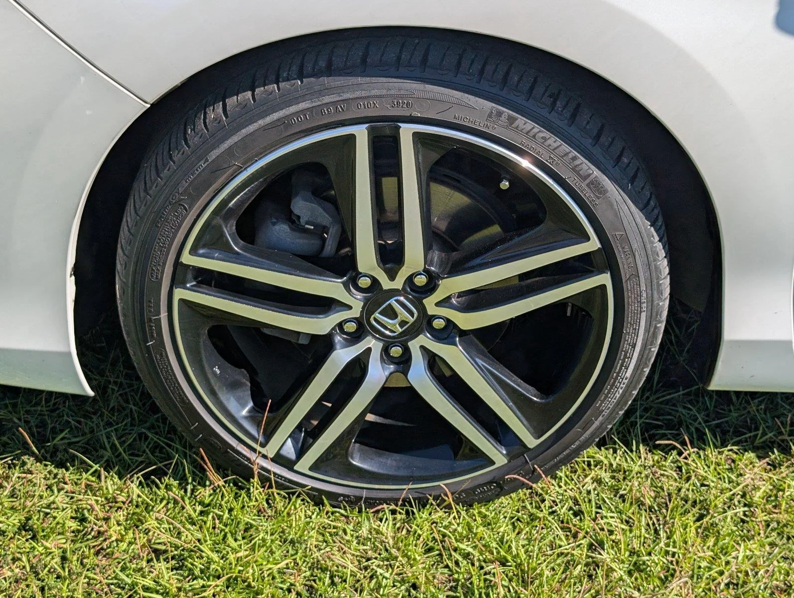 Used 2017  Honda Touring image 10