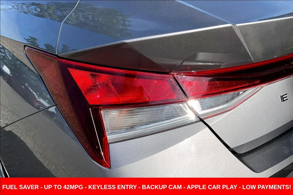 Used 2023 Silver Hyundai SE image 26