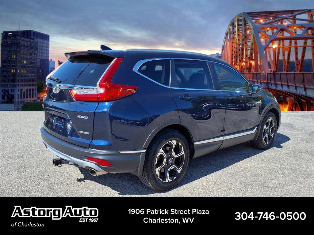 Used 2018 Obsidian Blue Pearl Honda Touring image 3