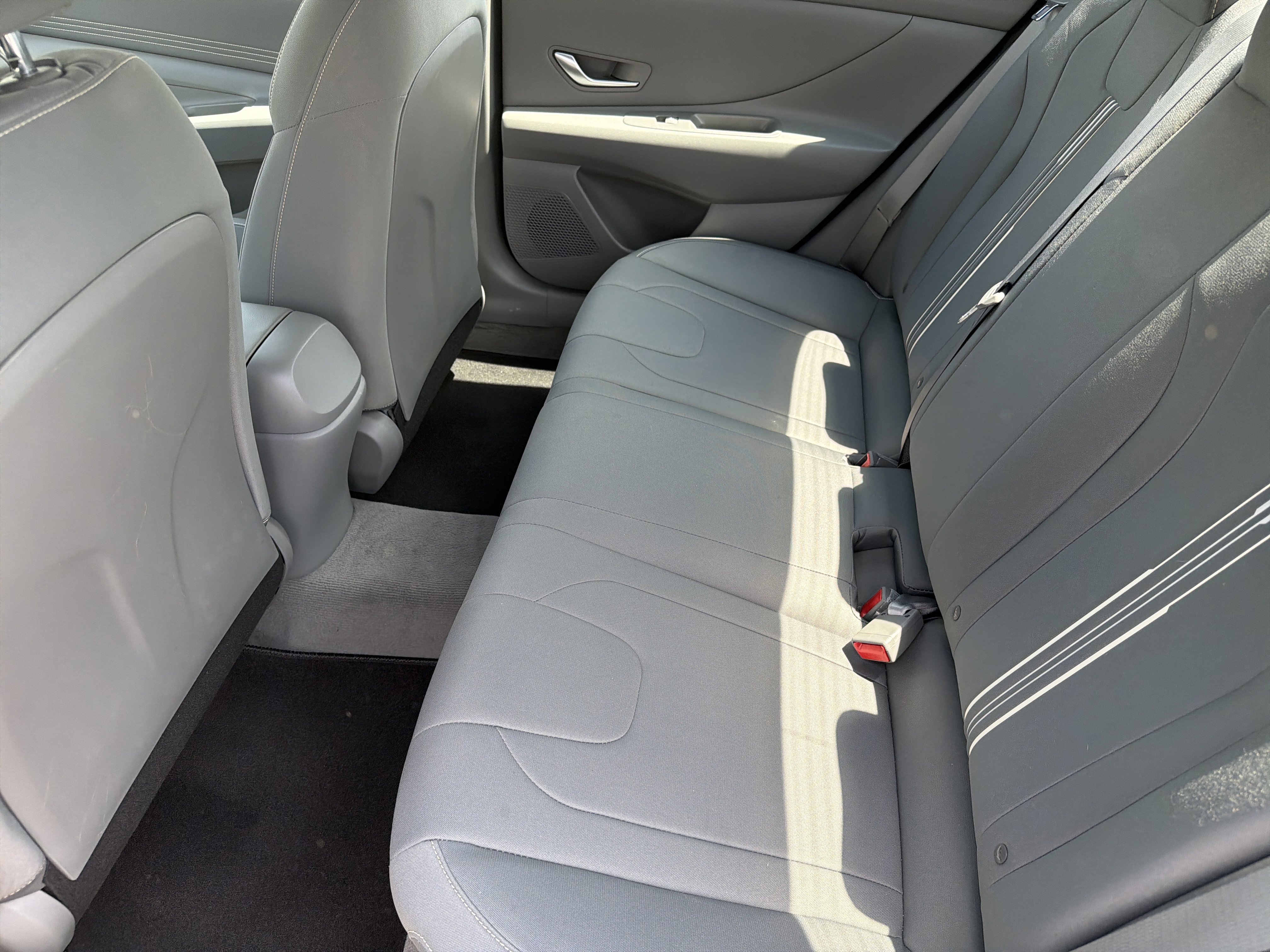 Used 2022 Phantom Black Hyundai SEL image 21