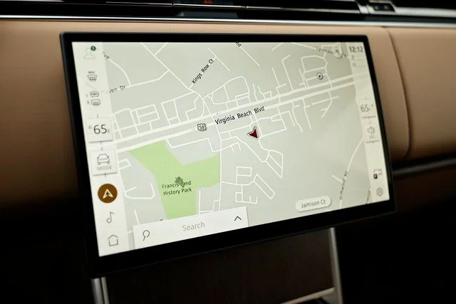 New 2026 Fuji White Land Rover SE image 46