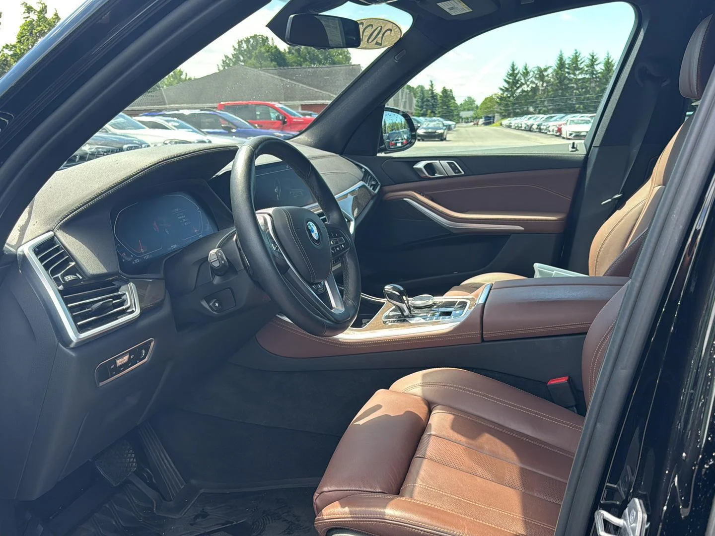 Used 2022 Jet Black BMW xDrive40i image 9