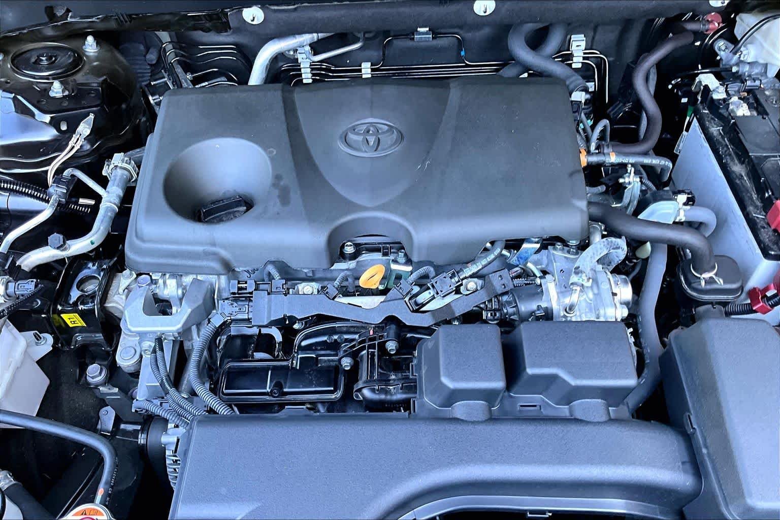 Used 2025 Midnight Black Metallic Toyota XLE image 33