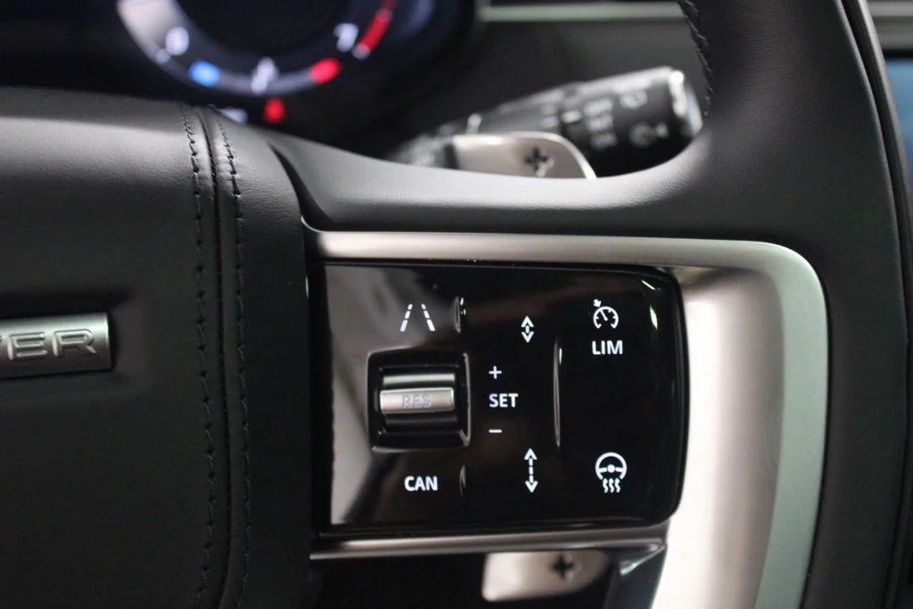 New 2026 Santorini Black Land Rover SE image 28
