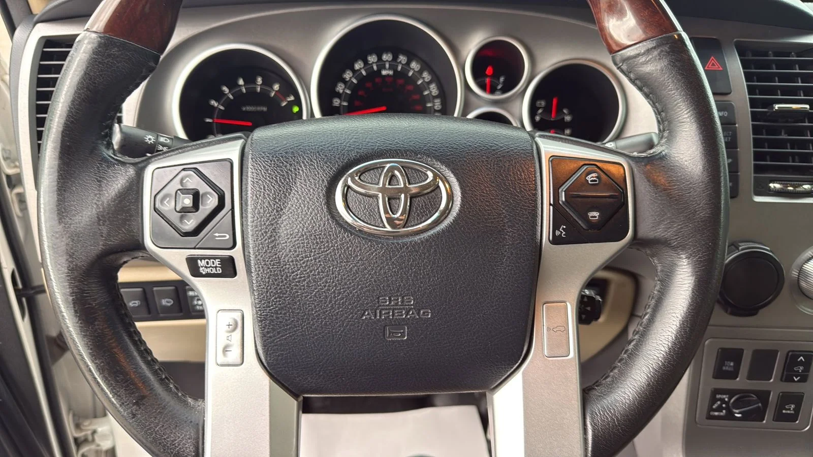 Used 2014 White Toyota Platinum image 14