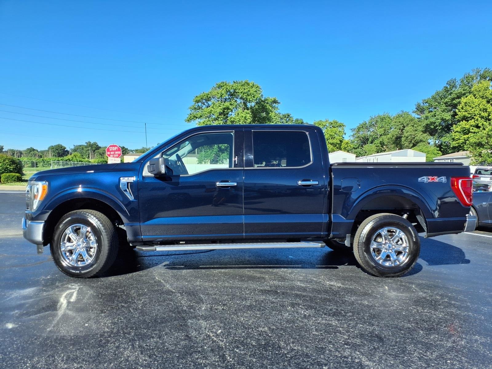 Used 2022 Blue Ford XLT image 31